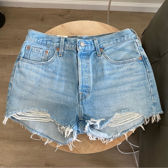 NWT Levi’s Premium 501 High Rise Shorts, Size 29 - Picture 1 of 8